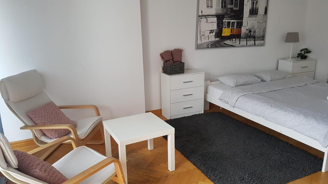 Green Wood Apartament Stara Ochota Warschau Exterior foto