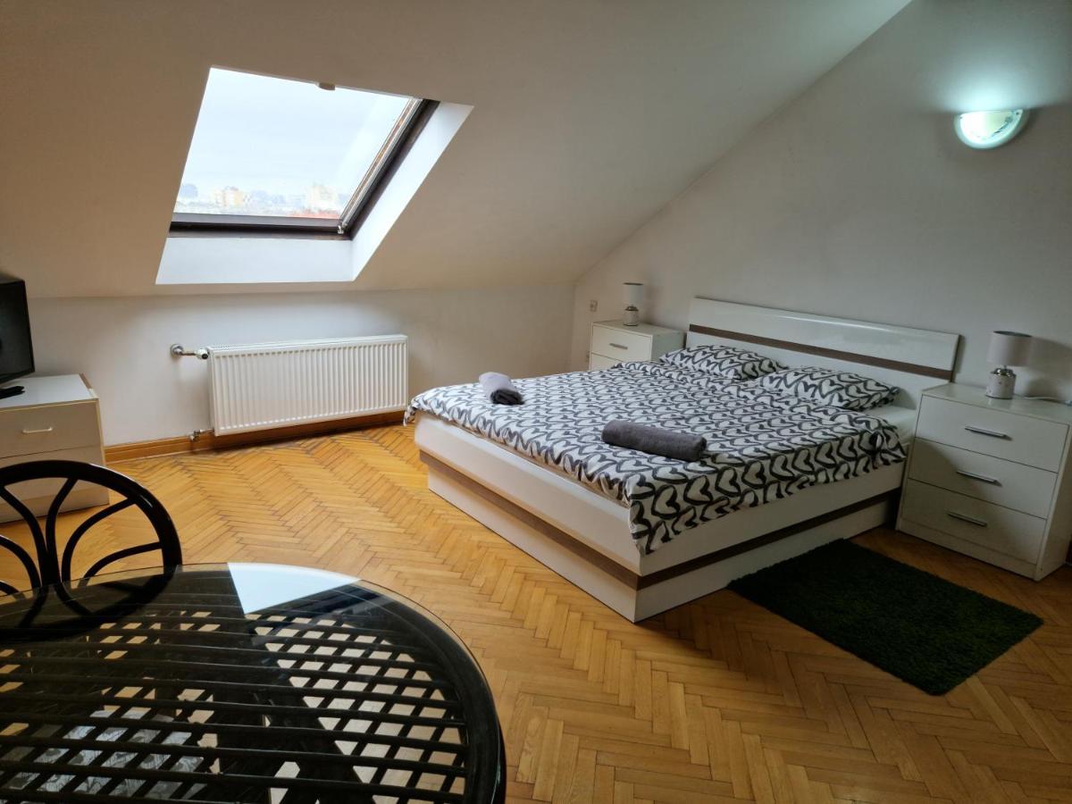 Green Wood Apartament Stara Ochota Warschau Exterior foto