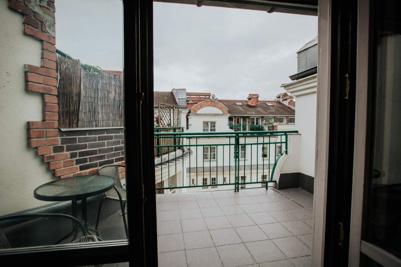 Green Wood Apartament Stara Ochota Warschau Exterior foto